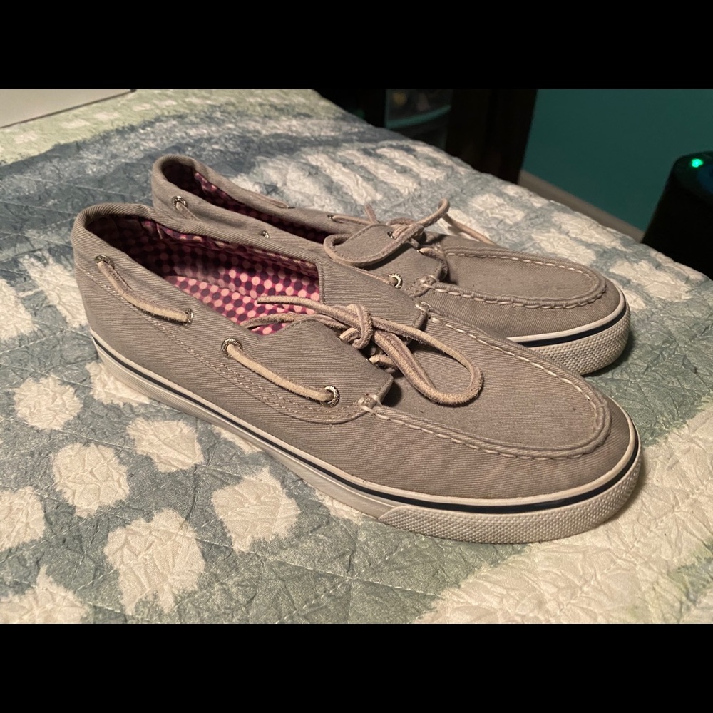 womens gray sperrys